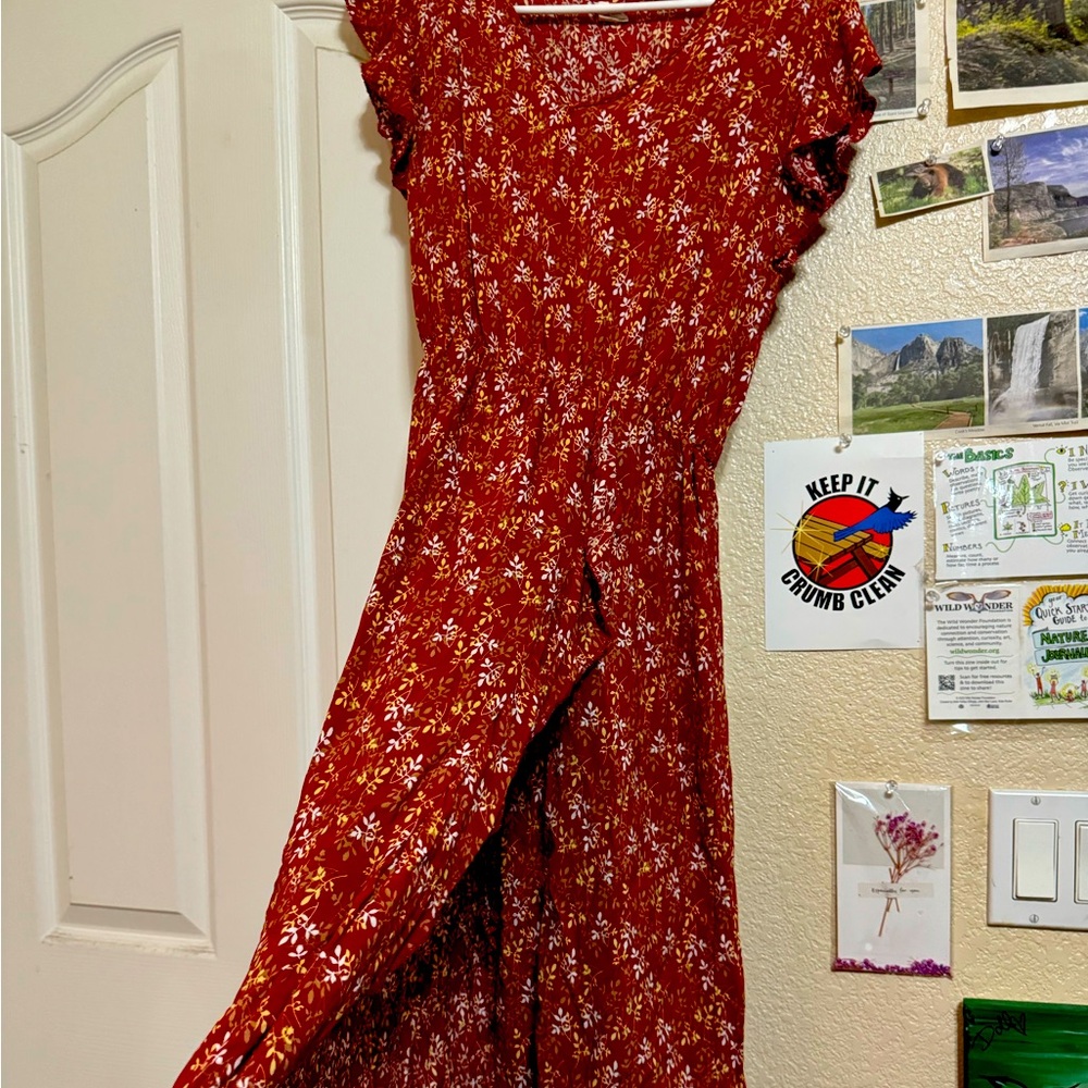 Long flow traditional dress with a beautiful leg slit